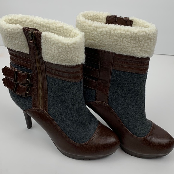 Elle ankle heeled boots - Picture 2 of 12